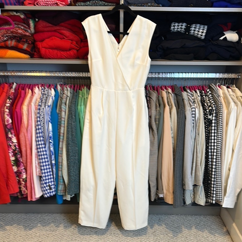 Club Monaco ivory sleeveless v neck jumpsuit size 0 NWT